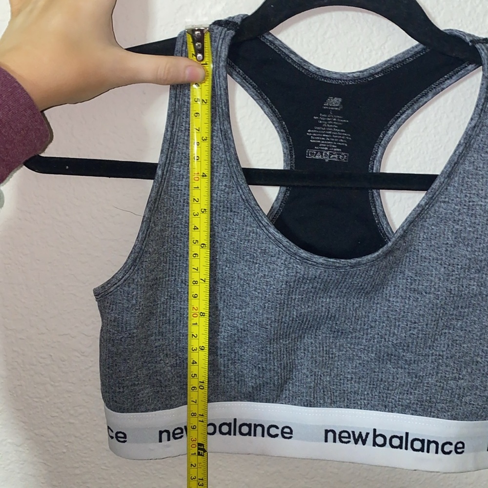 🌵New Balance Women's Gray Sports Bra! - Picture 3 of 5